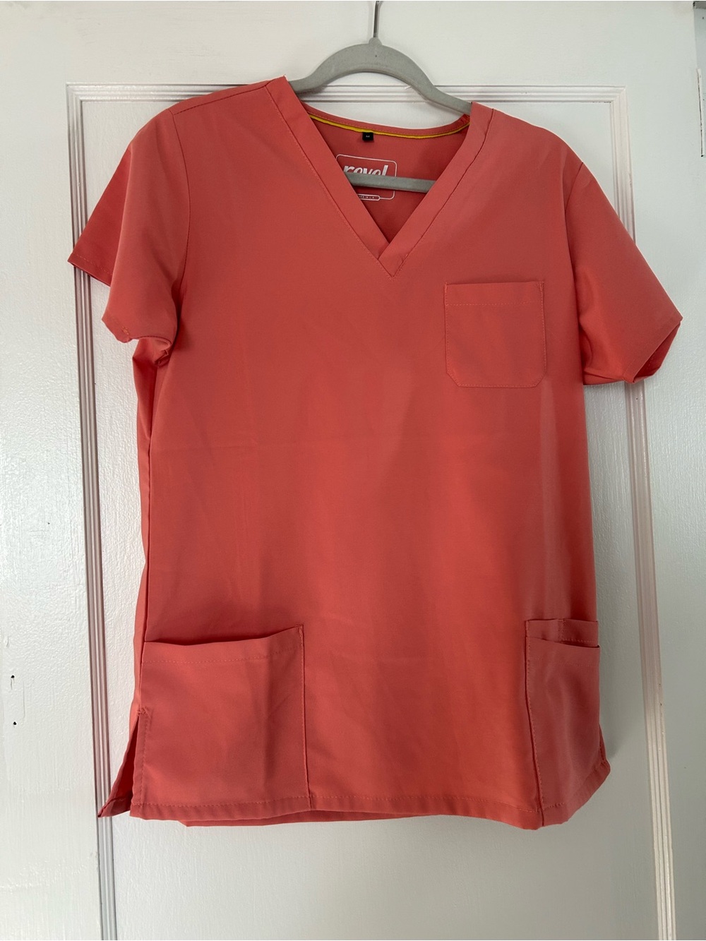 Women’s Medium Revel Coral V-Neck Scrub Set with Utility Pockets